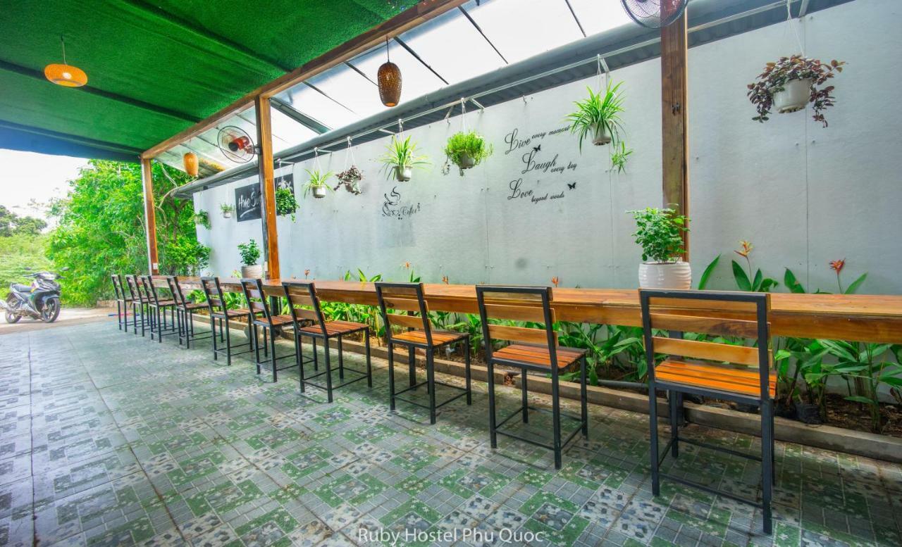 Ruby Phu Quoc Hostel Екстер'єр фото