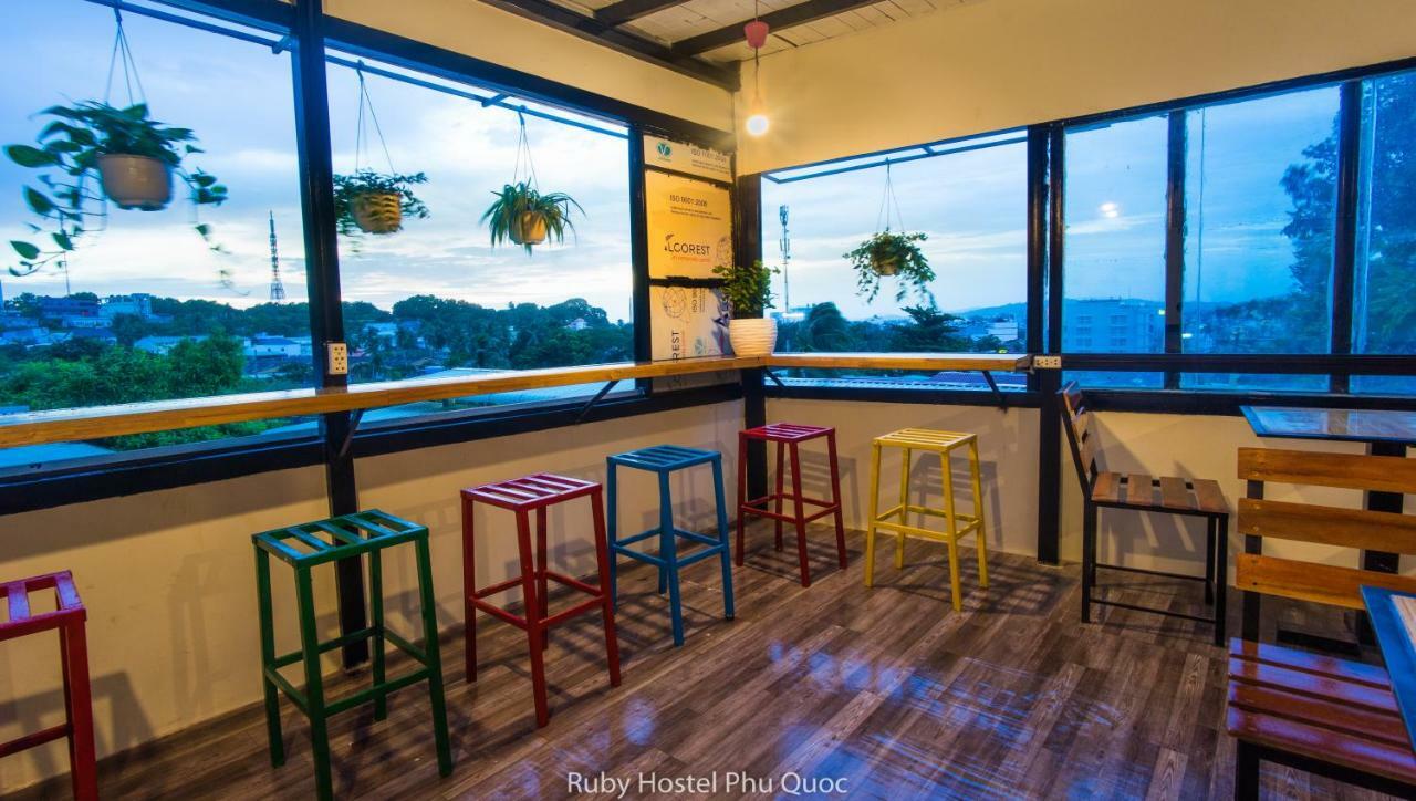 Ruby Phu Quoc Hostel Екстер'єр фото
