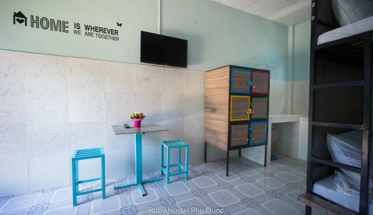 Ruby Phu Quoc Hostel Екстер'єр фото