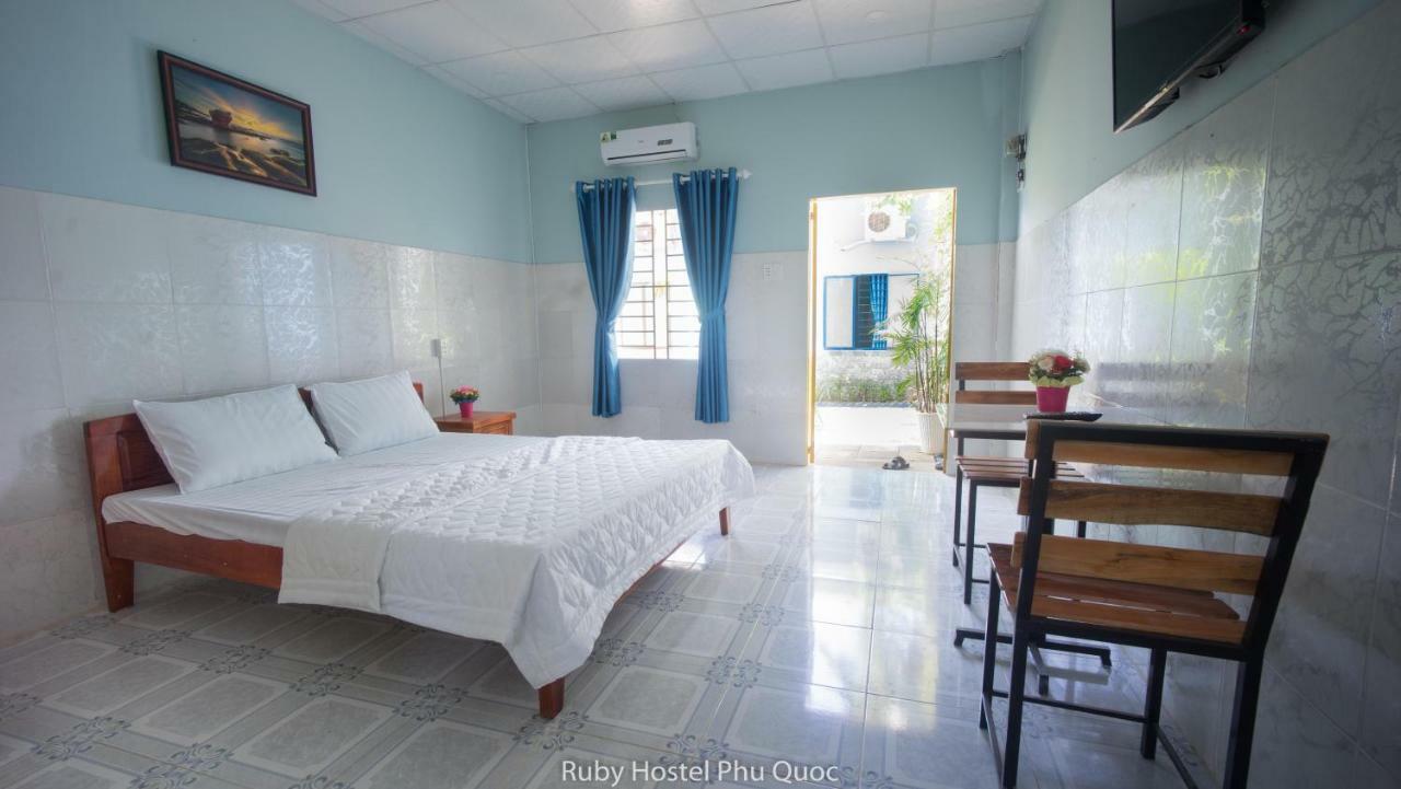 Ruby Phu Quoc Hostel Екстер'єр фото